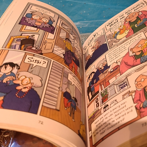 Witches of Brooklyn, What the Hex, Graphic Novel Volume Number 2 - Picture 3 of 7